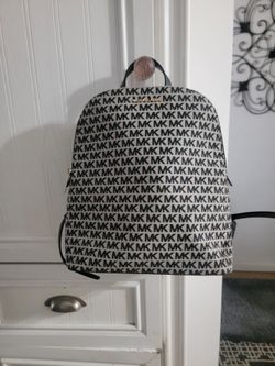Michael Kor Large Purse  $60.00 Firm Price! Pick Up Only.