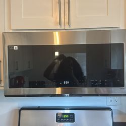 Samsung Smart WiFi Over-the-Range Microwave (ME21DG6300SR) – Like New