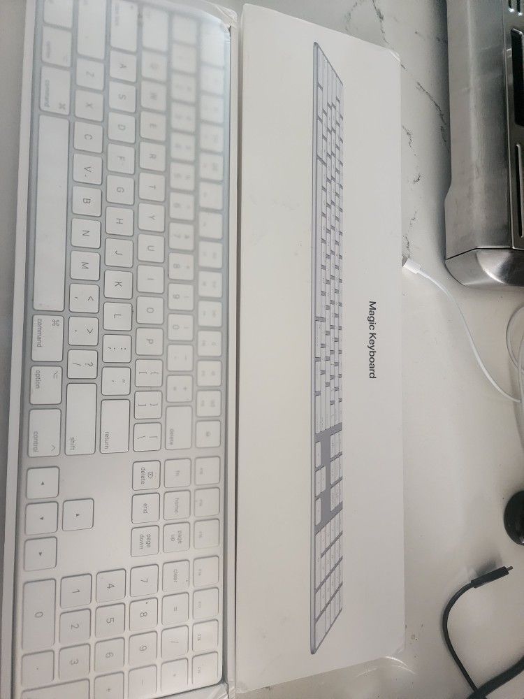 Apple Magic Keyboard With Numeric Keypad NEW