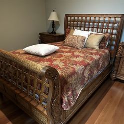 Queen Size Bedroom Set ( Deliver Available) 