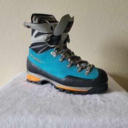 Mountaineering Boots: Scarpa Mont Blanc Pro W's 7.5