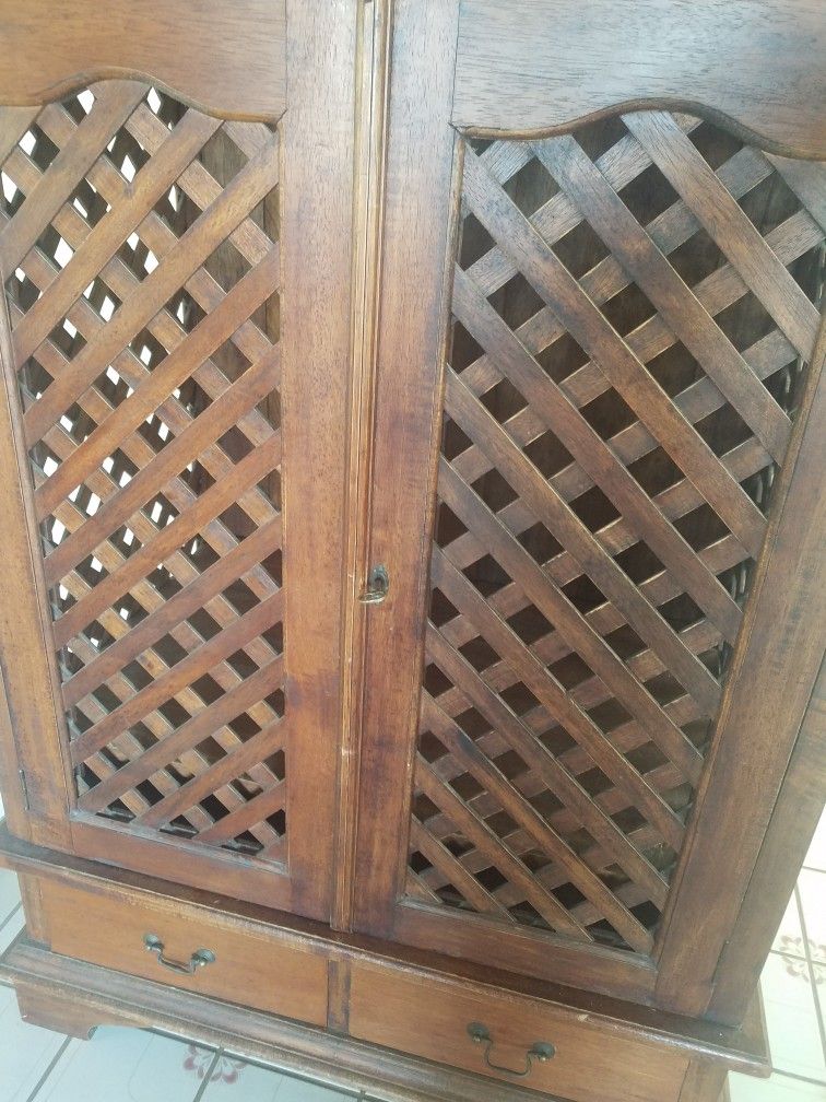 ANTIQUE MAHOGANY. CABINET