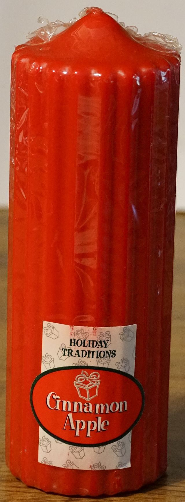 New Holiday Candle (RD)