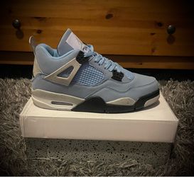 Jordan 4 UNC Size 10 men’s sneakers