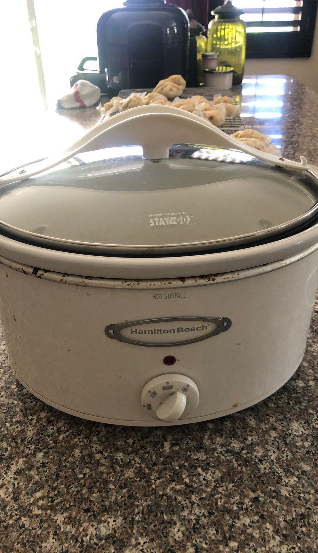 Slow cooker