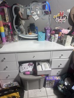 Vanity no mirror