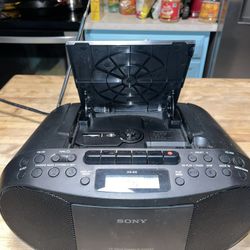 Sony Portable Cd/cassette/radio Boom Box 