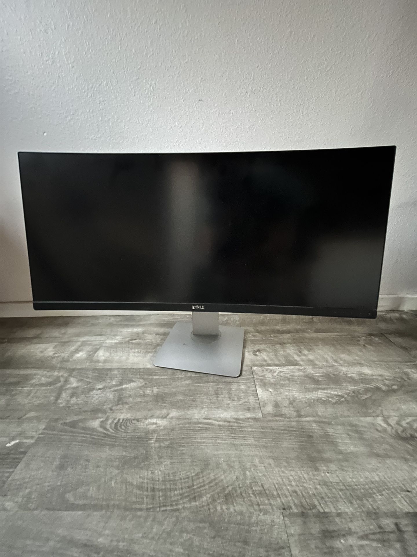 Dell Curved LCD Monitor