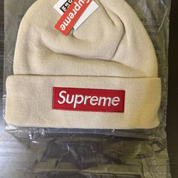 NEW  Supreme Beanie