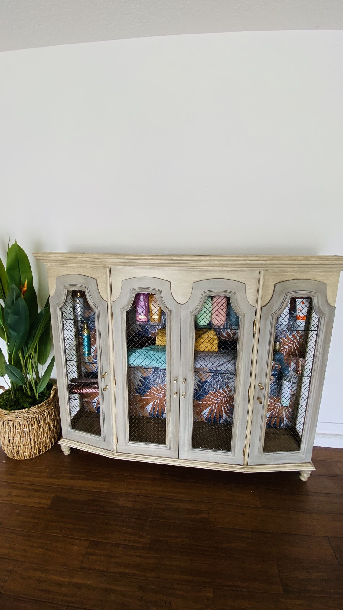 Display Cabinet/Bar Cabinet