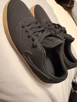 Nike shoes 7y