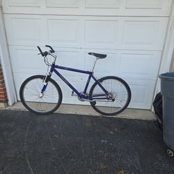 Trek 7000 18" Mountain Bike