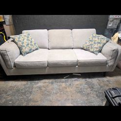 (Drew & Jonathan / JT Homs sofa) 