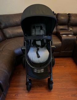 EVENFLO PIVOT STROLLER