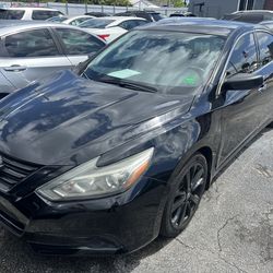 2018 Nissan Altima  SR