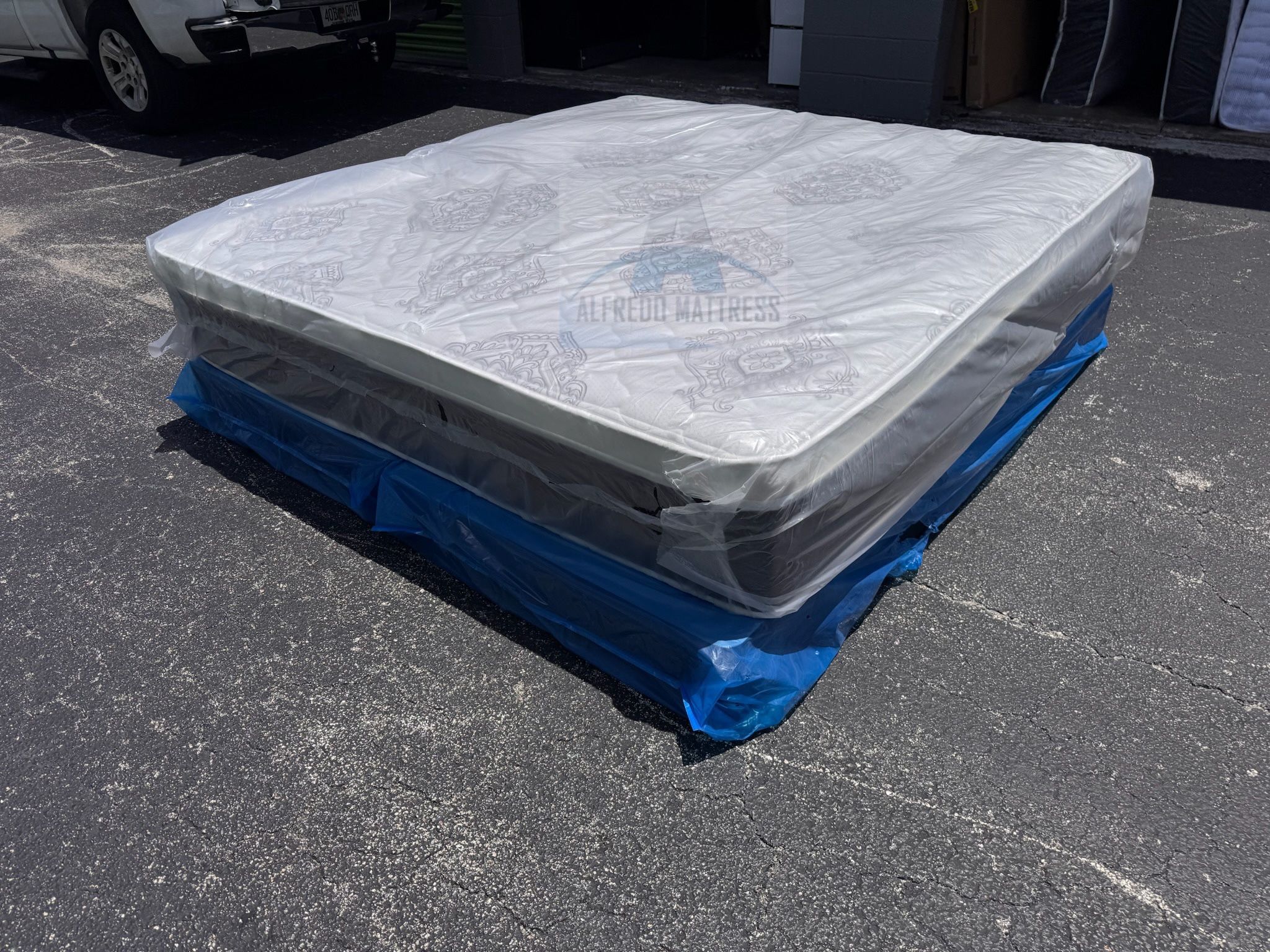 Queen mattress pillow top set with box spring (2pc new)