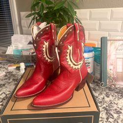Tecovas The  Jolene Red