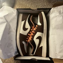 US Men’s Size 10.5 Mocha Jordan 1 Low SE