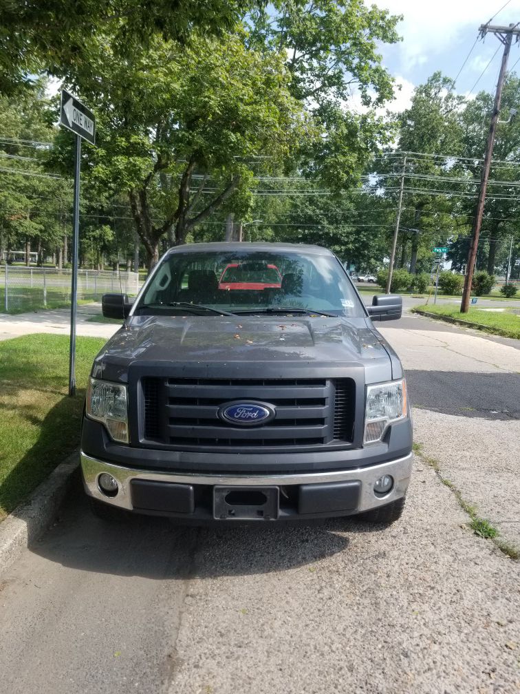2010 Ford F-150 long bed work truck