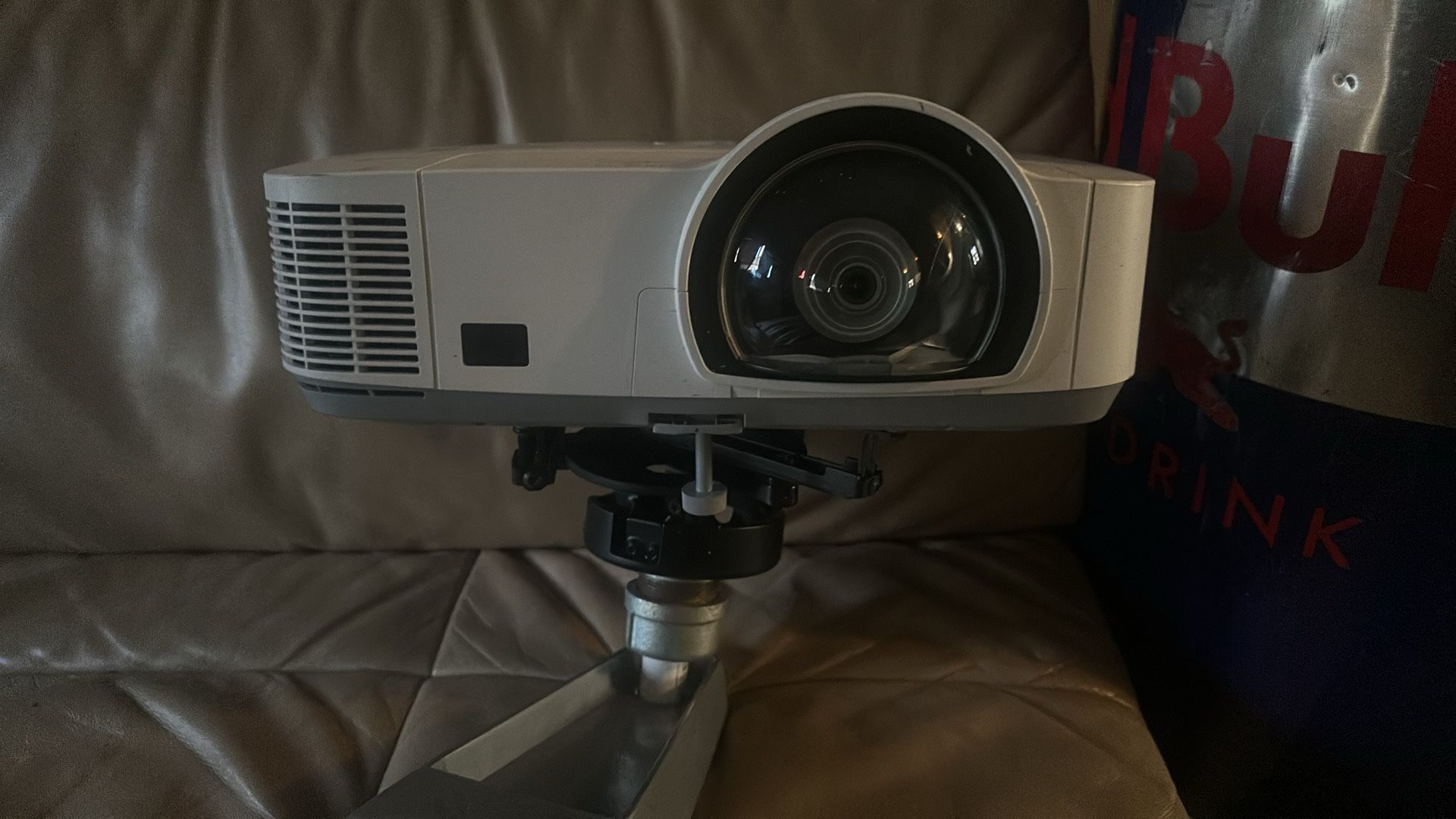 NEC short Throw Projector