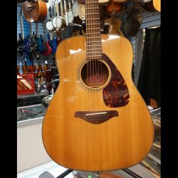 Yamaha FG700s Acoustic Folk Guitar