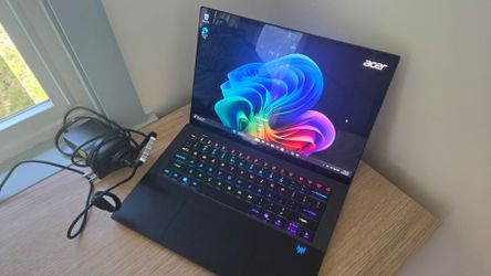 Acer Predator Triton 14 AI (i9/5070/32GB/4TB) - mint