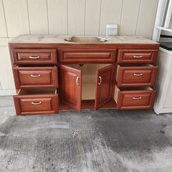 Vanity cabinet