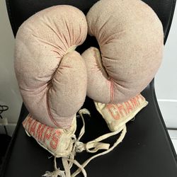 Boxing gloves 