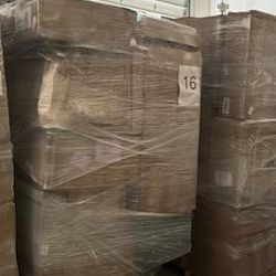 Amazon Moster Pallets Before Holidays