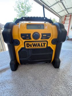 DeWalt Portable Radio