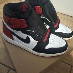 Jordan 1 high og  black toe reimagined