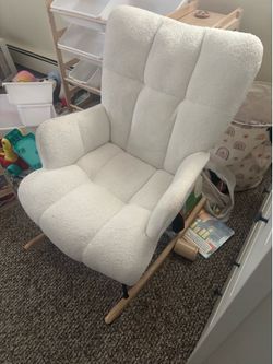 White soft Rocking chair for new moms