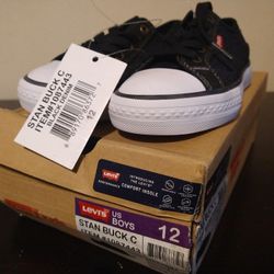 Boy's Levi's Stan C Shoes Size 12