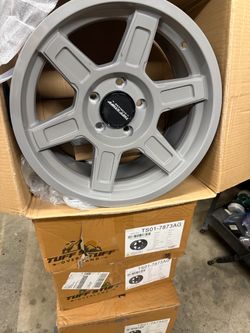 New in box tuffstuff 17x8.5 5x127 5x5