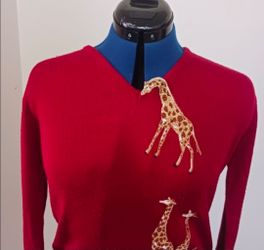 Cyn Les Shirlee Sweater Size M Maroon Giraffe  Animals Novelty Artsy