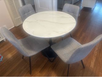 Dining room table with 4 chairs