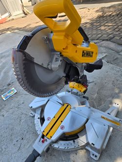 DEWALT MITER SAW DOUBLE BEVEL 12IN