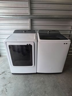 SAMSUNG WASHER AND GAS DRYER SET