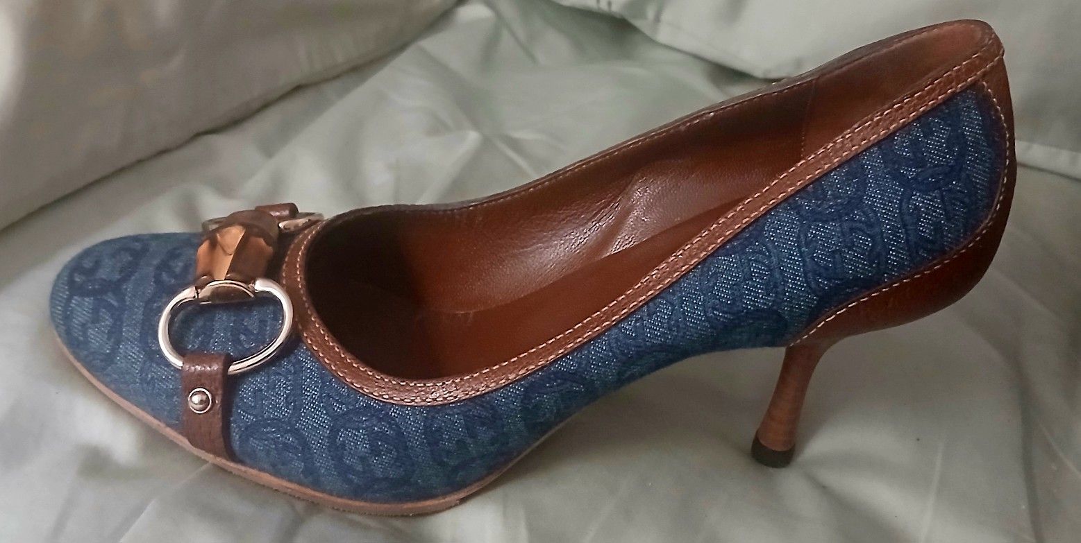 GUCCI DENIM HORSEBIT BLUE PUMP'S...