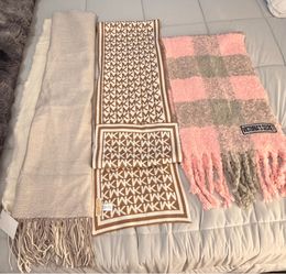 Scarfs