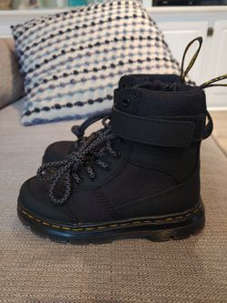 NEW Little Kids Dr MARTENS Sz11