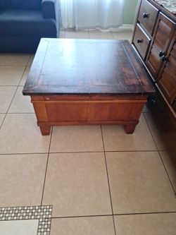 Square Coffe Table With Drawer