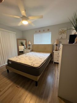 BEDROOM SET EVERYTHING $600