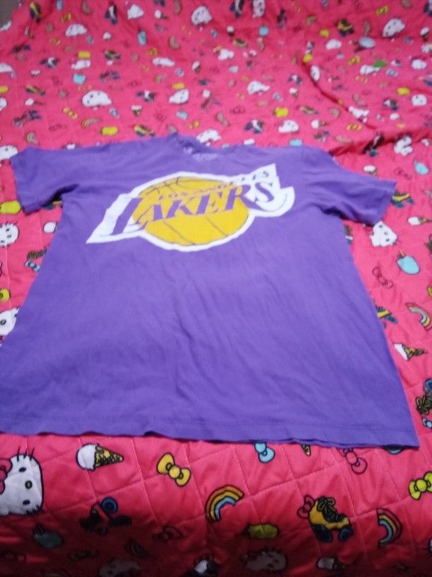 Lakers Teeshirt Size Medium Adults