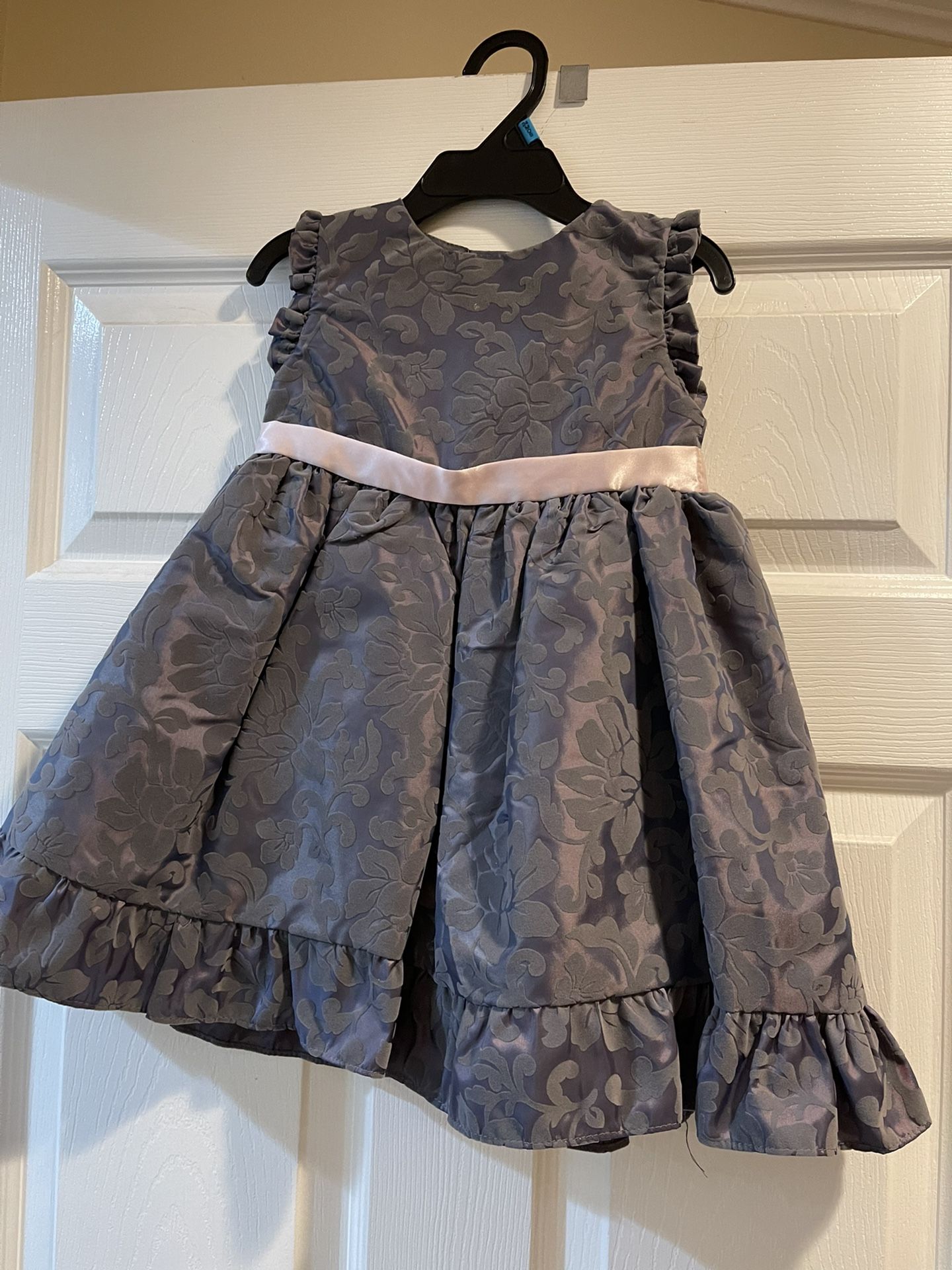 Great Condition Girls Fancy Dress Size 24 Months Gray And Pink