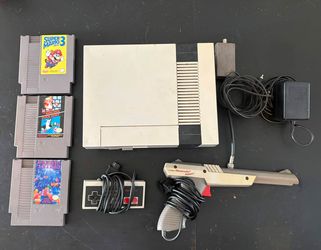 Nintendo NES Console Bundle w/ 3 Games, Zapper Gun & Controller