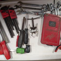 Bunch Of SNAP ON tools!!