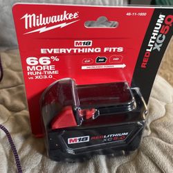 Milwaukee Battery