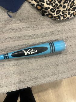 Victus crayon bat 29 -10