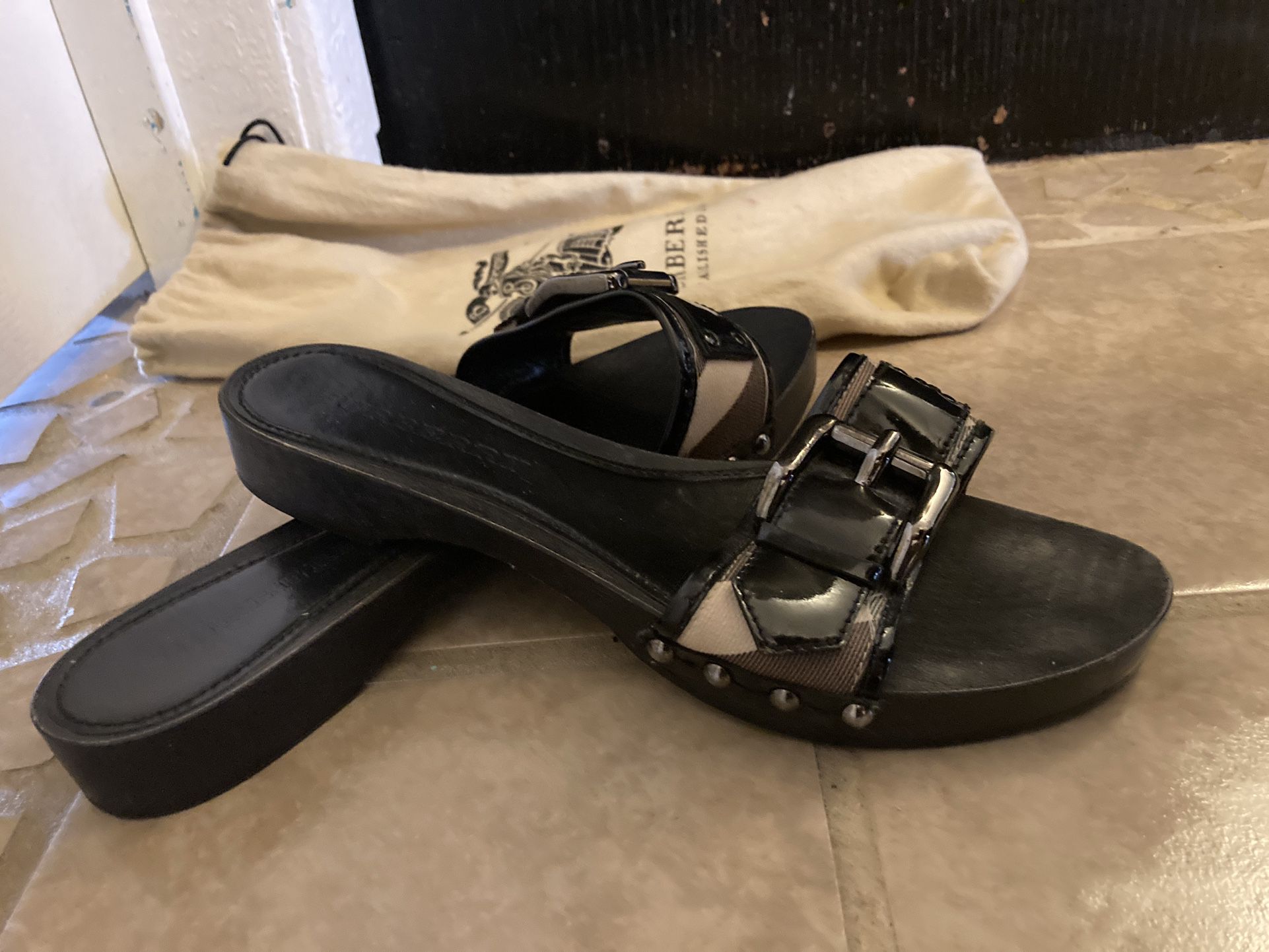 Burberry Sandals Size 7